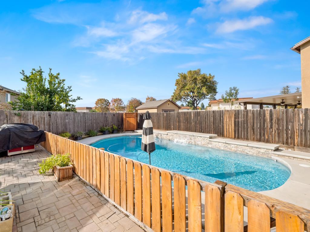 5774 E Beck Ave, Fresno, CA 93727