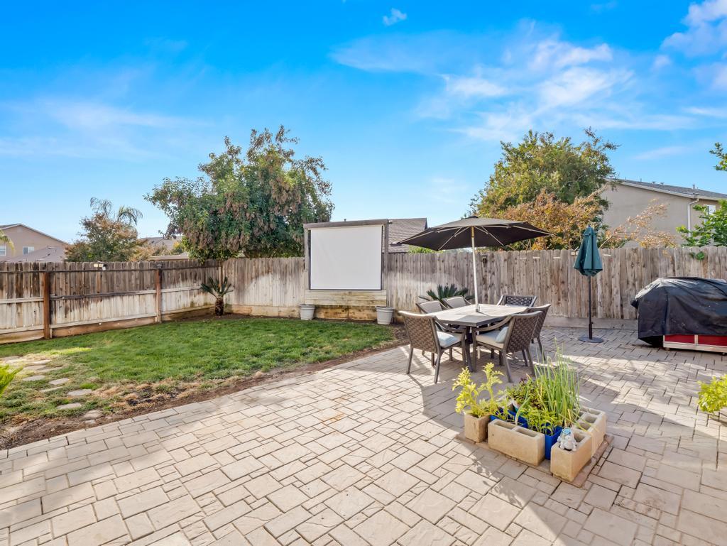 5774 E Beck Ave, Fresno, CA 93727