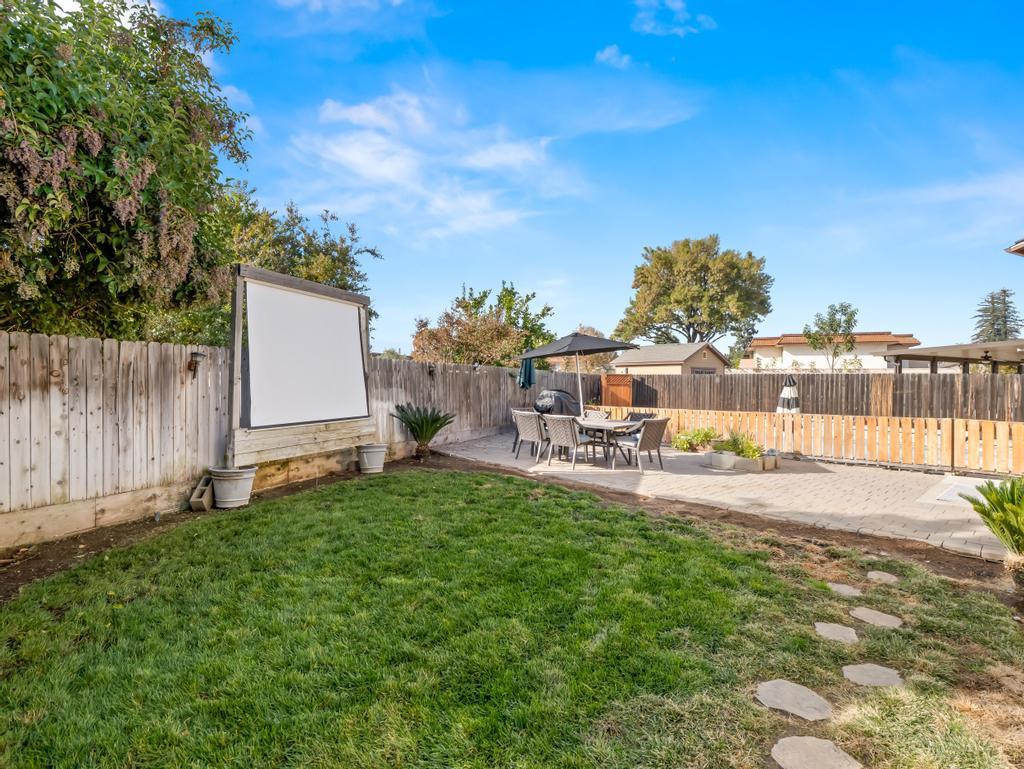 5774 E Beck Ave, Fresno, CA 93727