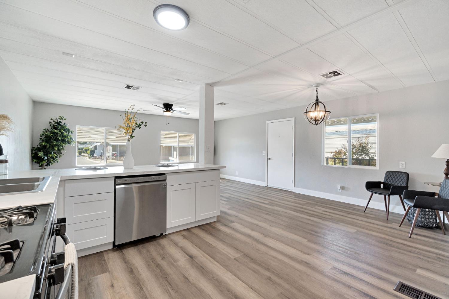 1218 E Cleveland Ave #153, Madera, CA 93638