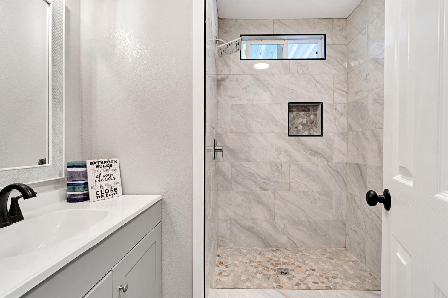 1218 E Cleveland Ave #153, Madera, CA 93638