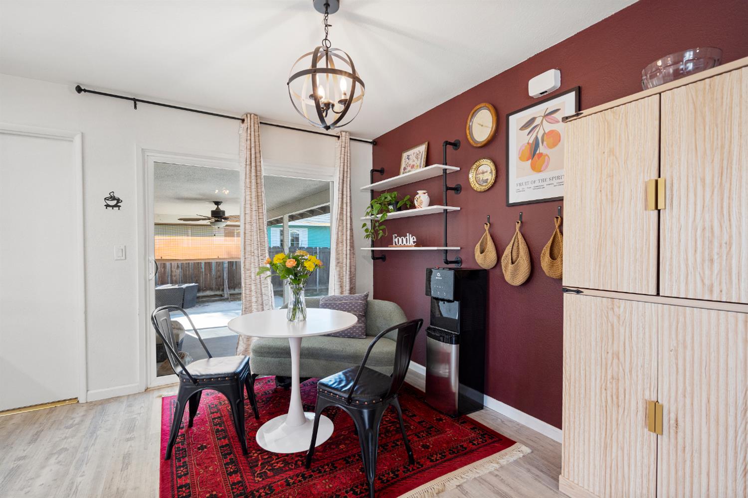 1916 N Burl Dr, Hanford, CA 93230