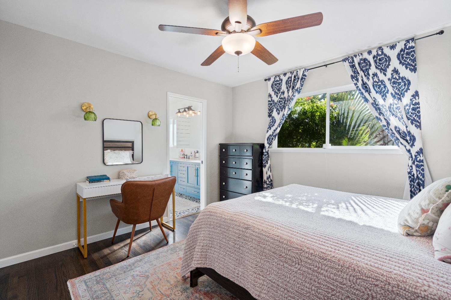 1916 N Burl Dr, Hanford, CA 93230