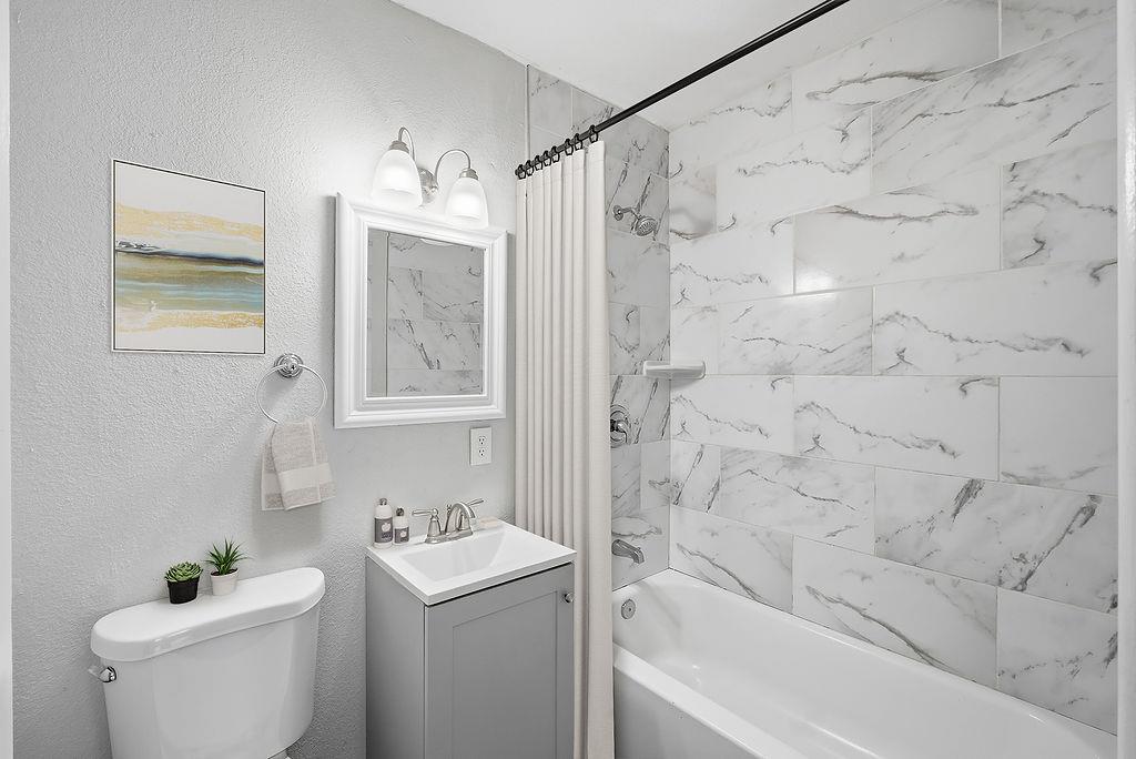 2999 E Richert Ave, Fresno, CA 93726