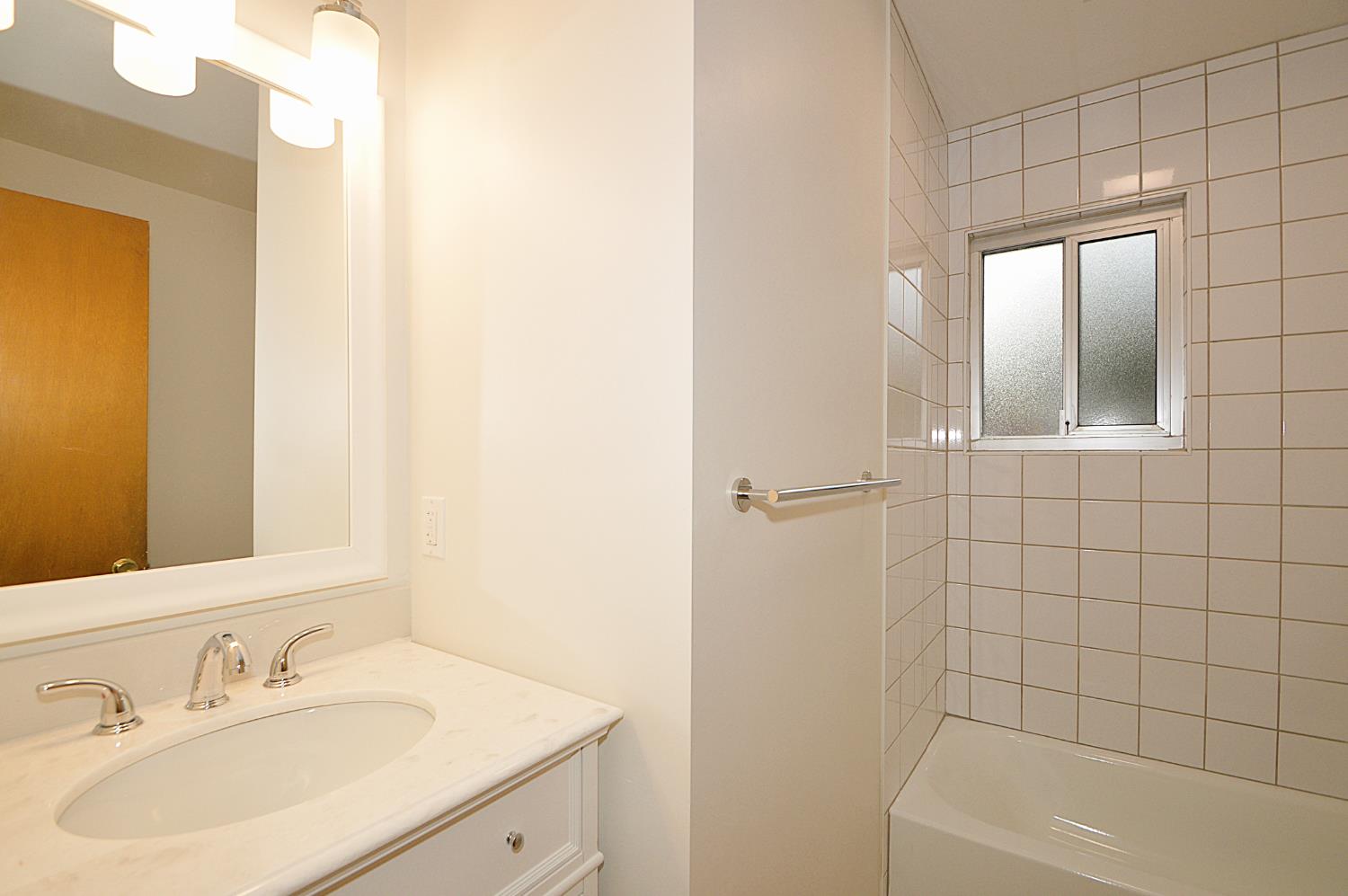 3860 E Rialto, Fresno, CA 93726