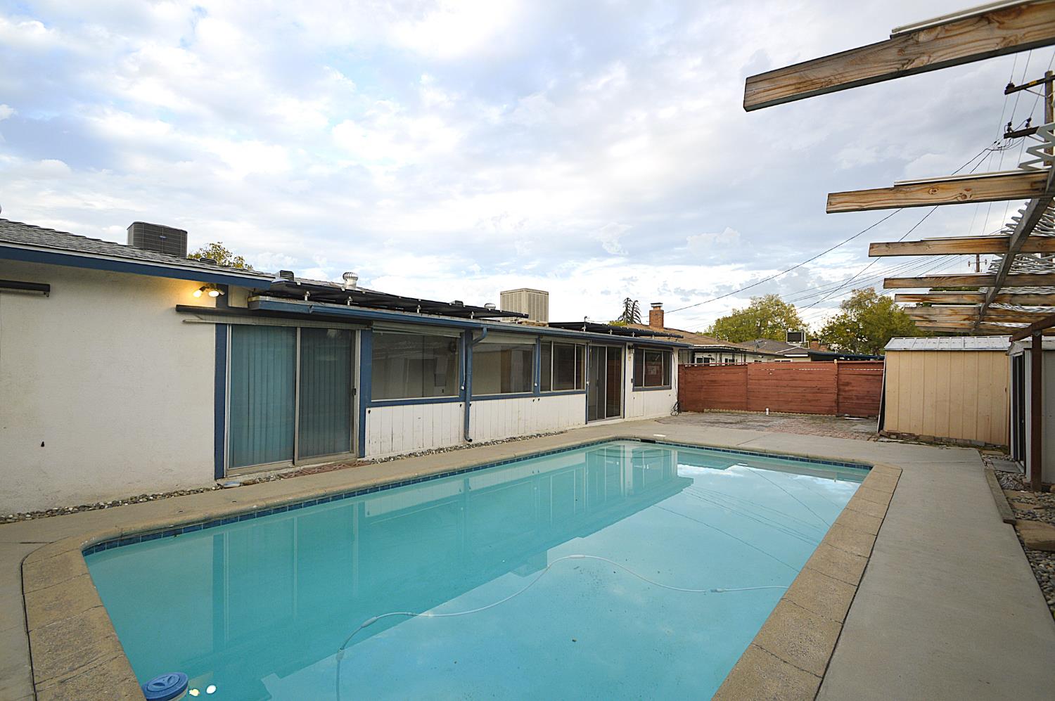 3860 E Rialto, Fresno, CA 93726