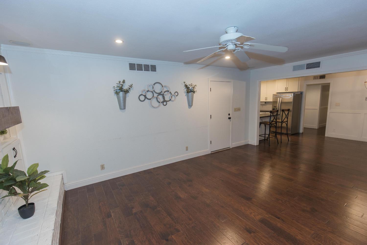 680 E Birch Ave, Fresno, CA 93720