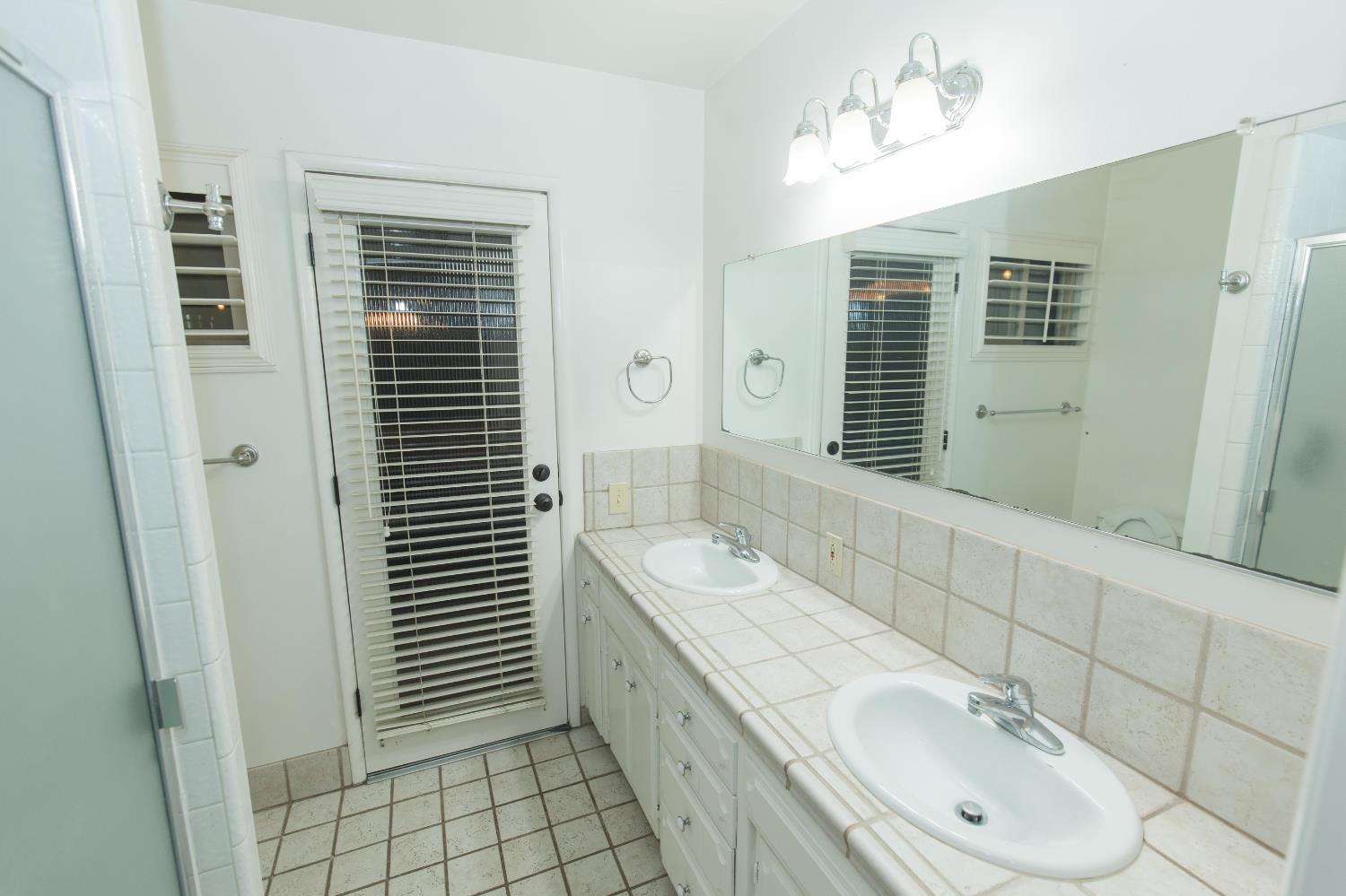 680 E Birch Ave, Fresno, CA 93720