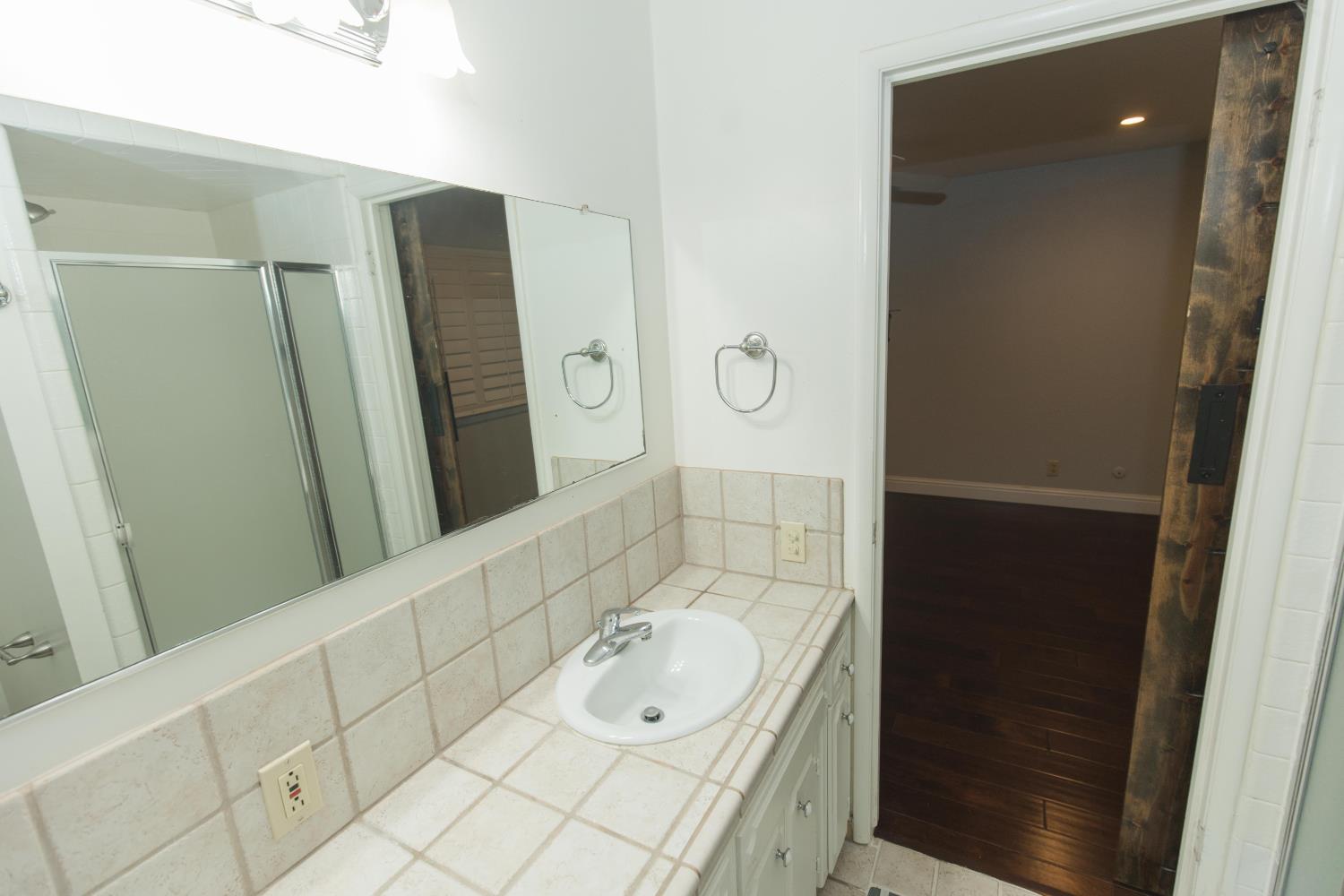 680 E Birch Ave, Fresno, CA 93720