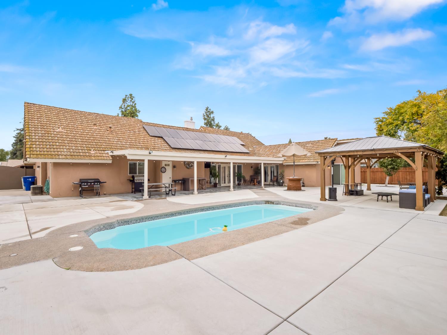 1691 S Bailey Ave, Fresno, CA 93727