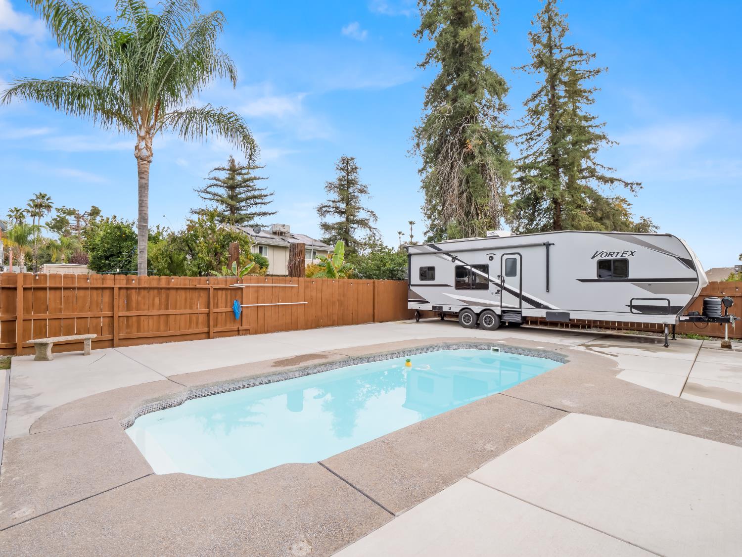 1691 S Bailey Ave, Fresno, CA 93727