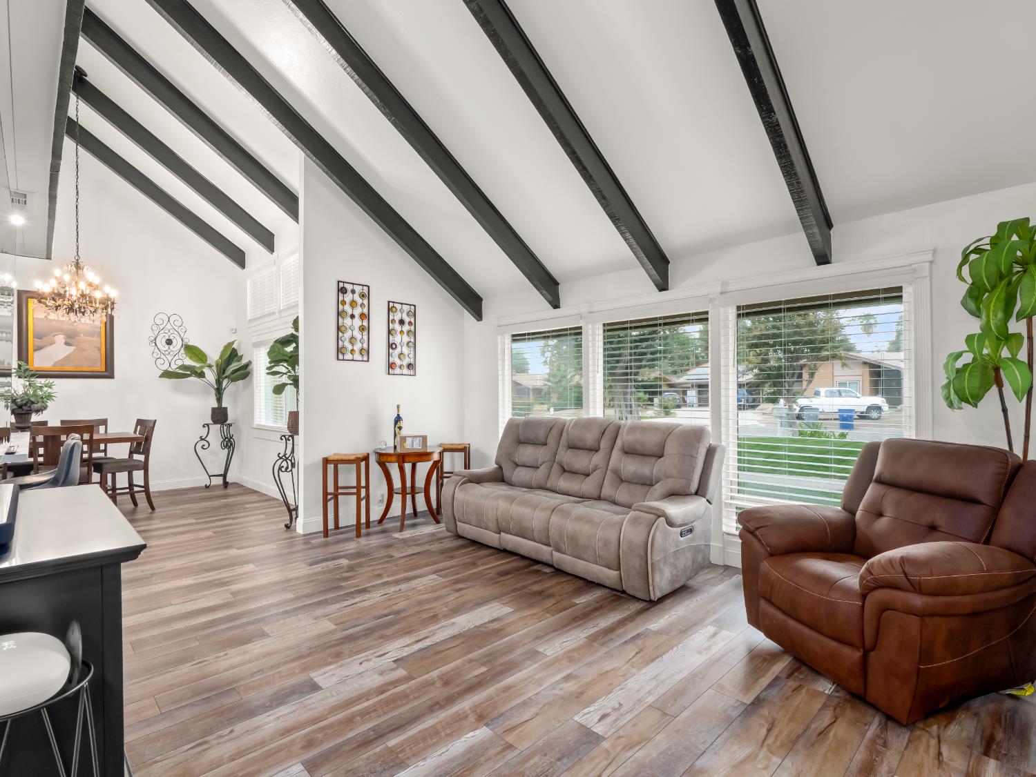 1691 S Bailey Ave, Fresno, CA 93727