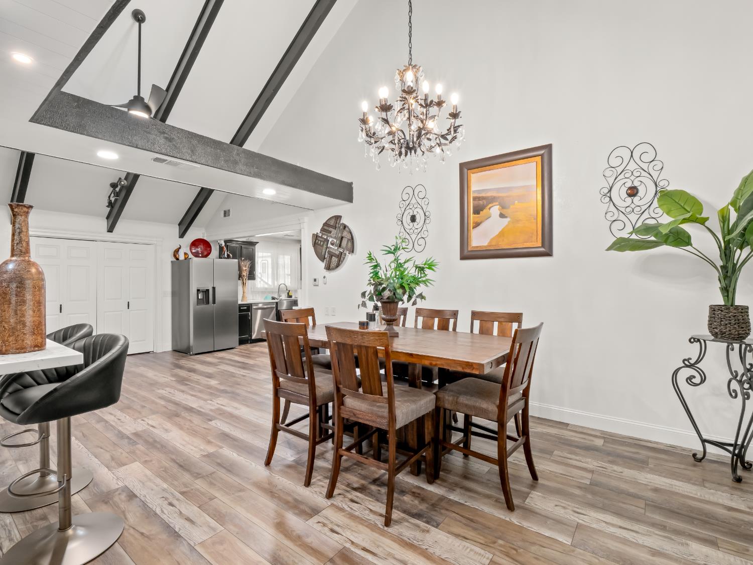 1691 S Bailey Ave, Fresno, CA 93727