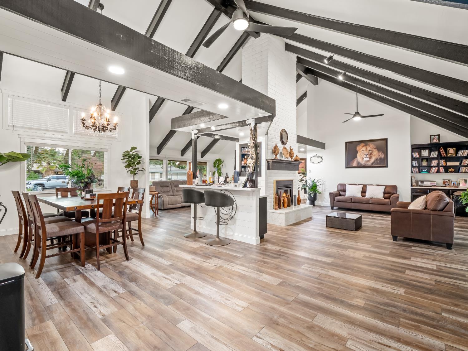 1691 S Bailey Ave, Fresno, CA 93727