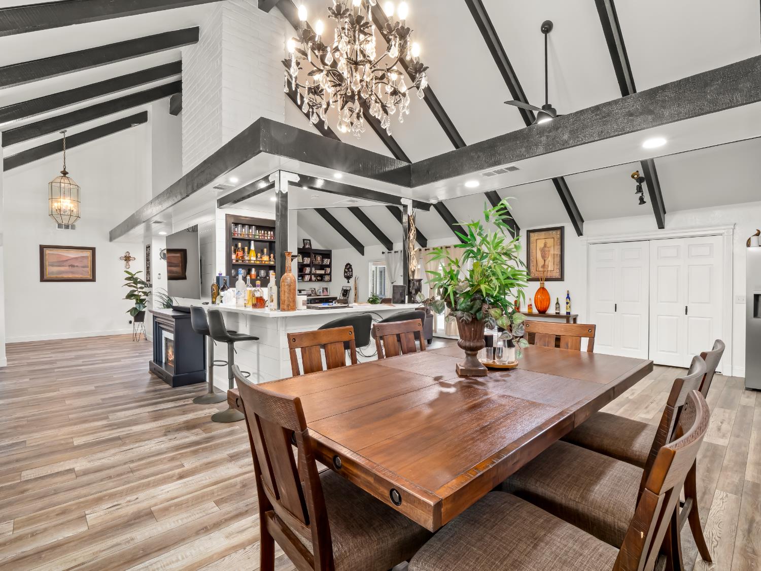 1691 S Bailey Ave, Fresno, CA 93727