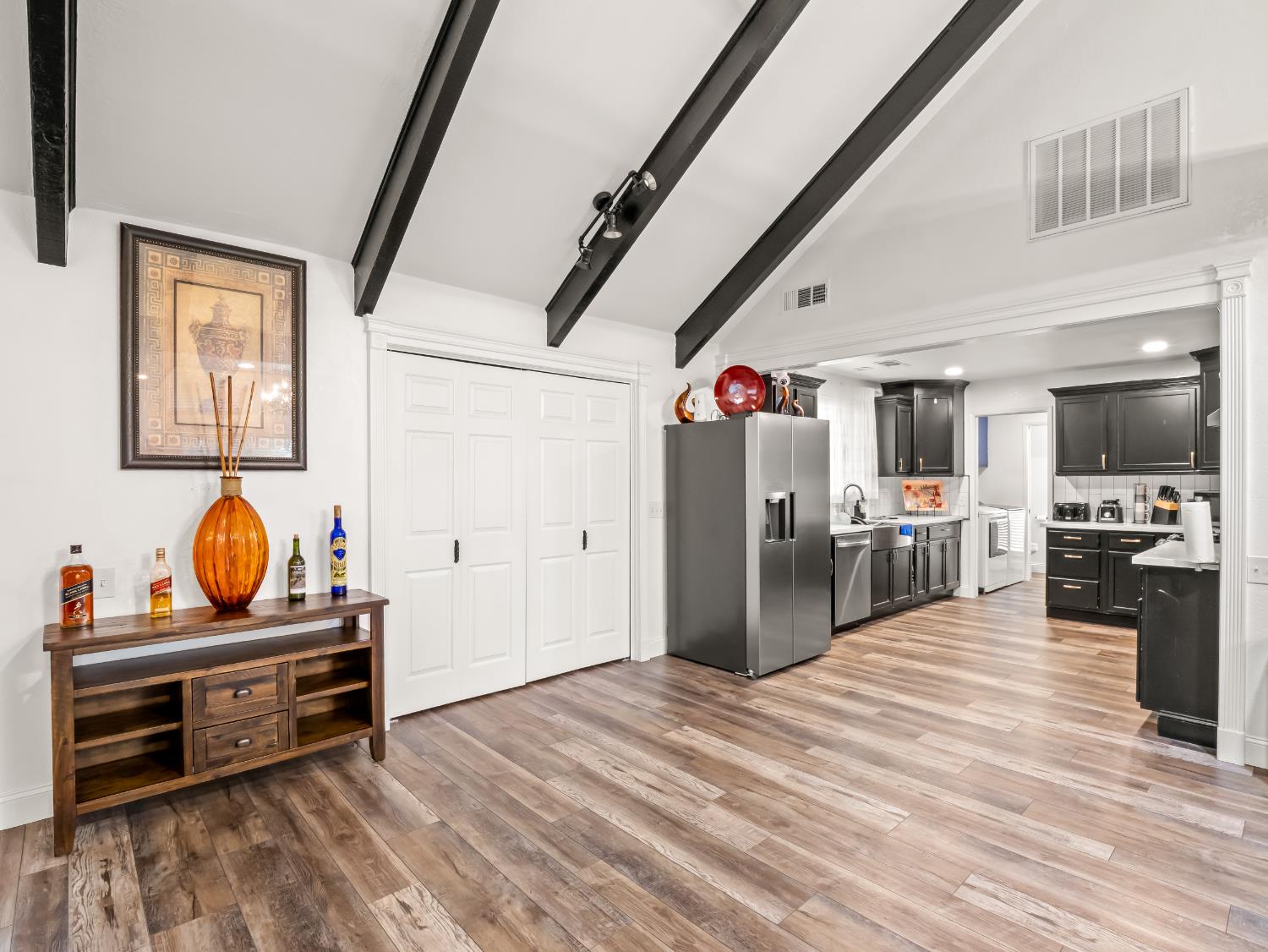 1691 S Bailey Ave, Fresno, CA 93727