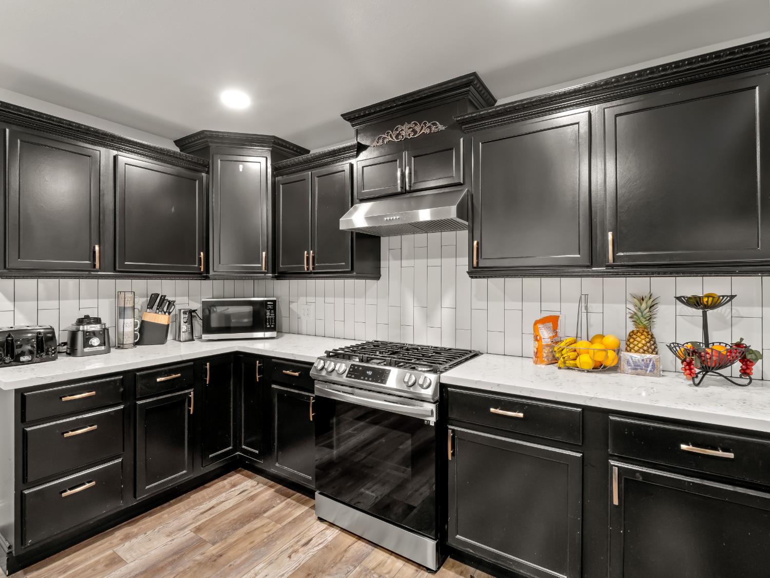 1691 S Bailey Ave, Fresno, CA 93727