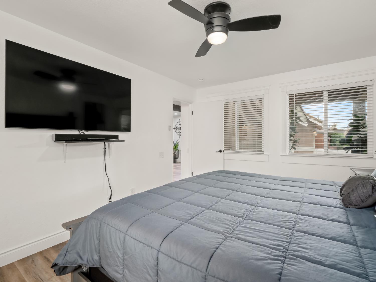 1691 S Bailey Ave, Fresno, CA 93727