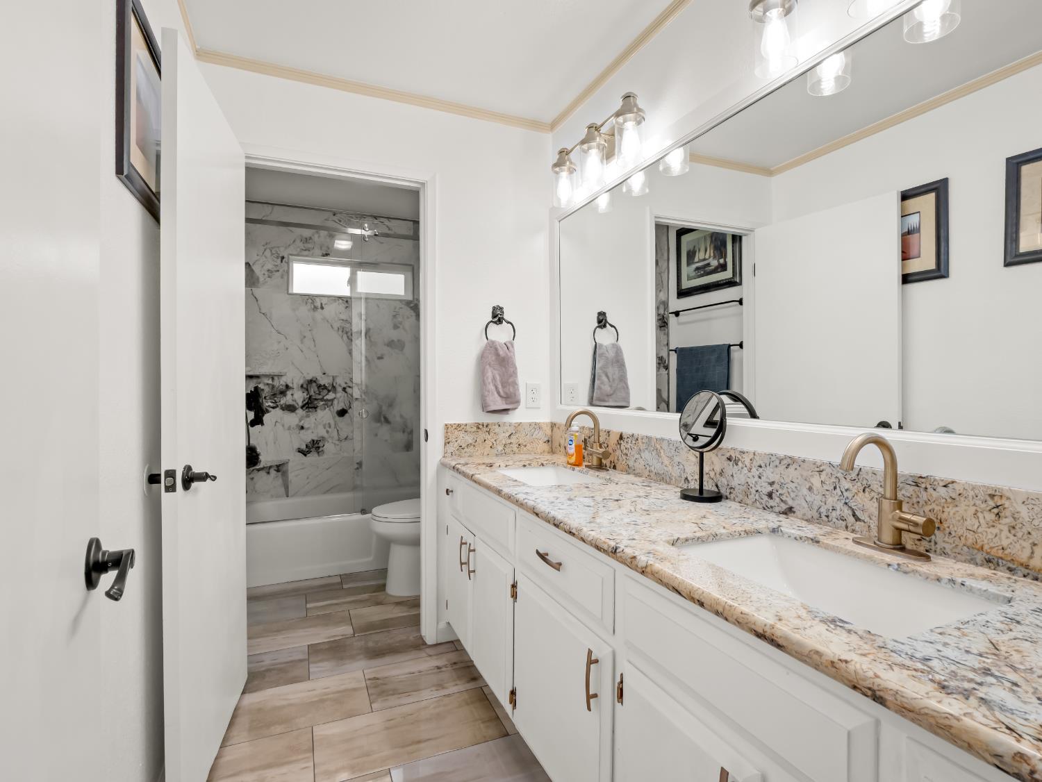 1691 S Bailey Ave, Fresno, CA 93727