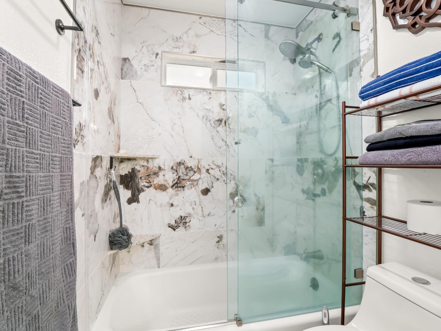 1691 S Bailey Ave, Fresno, CA 93727