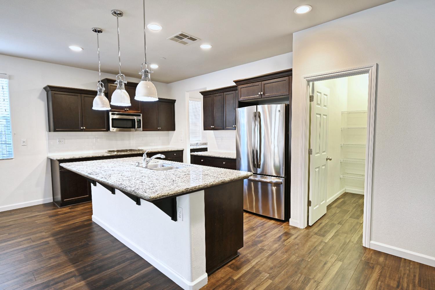 3581 Griffith Ave, Clovis, CA 93619