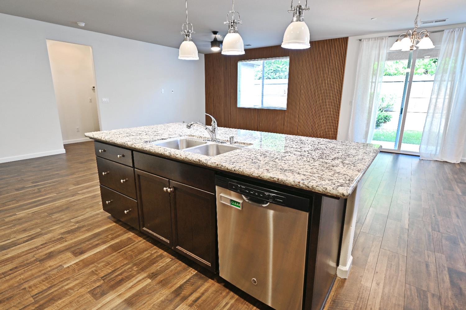 3581 Griffith Ave, Clovis, CA 93619