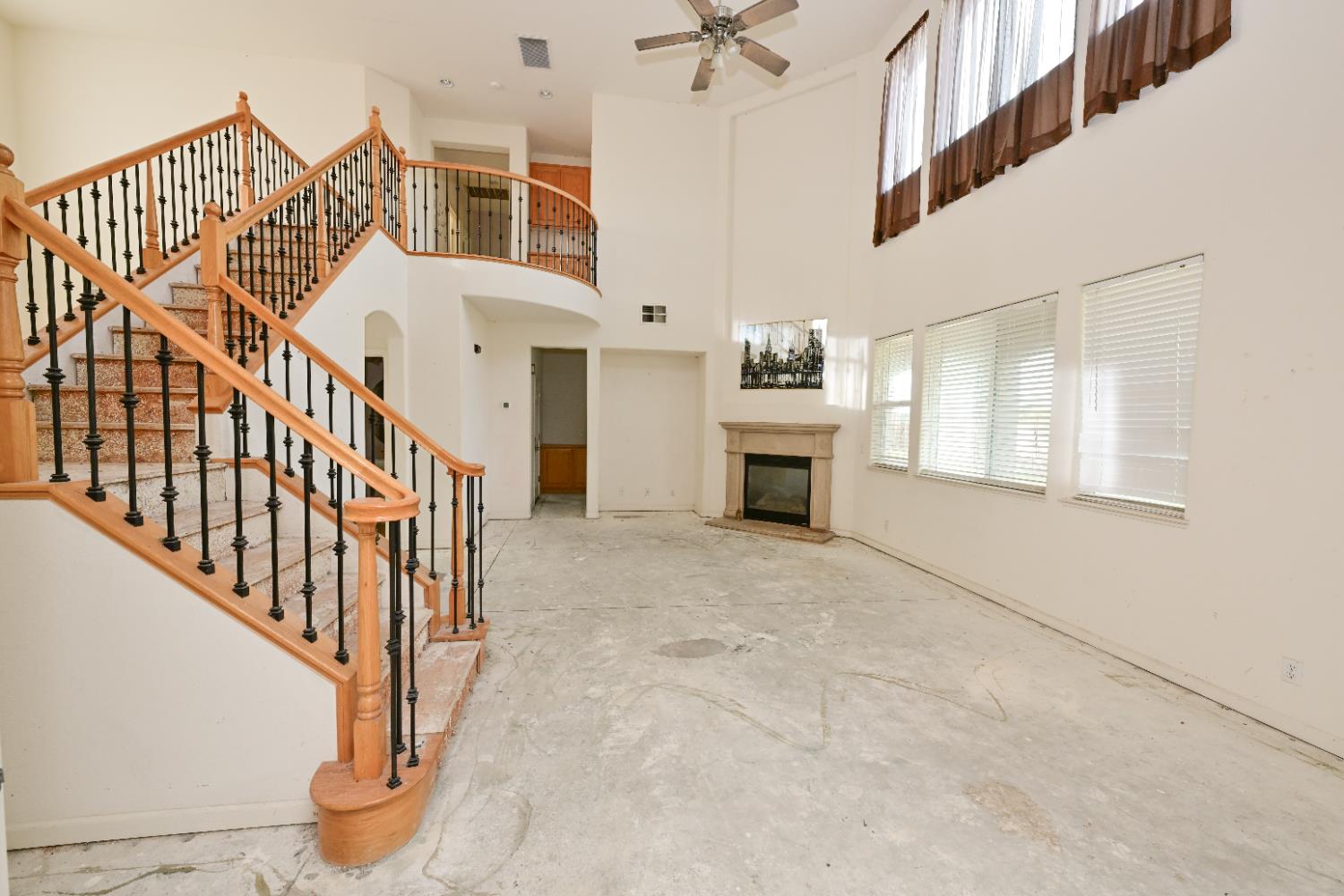 14035 Spyglass Cir, Chowchilla, CA 93610