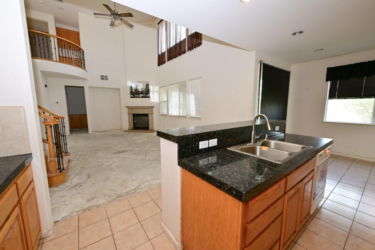 14035 Spyglass Cir, Chowchilla, CA 93610