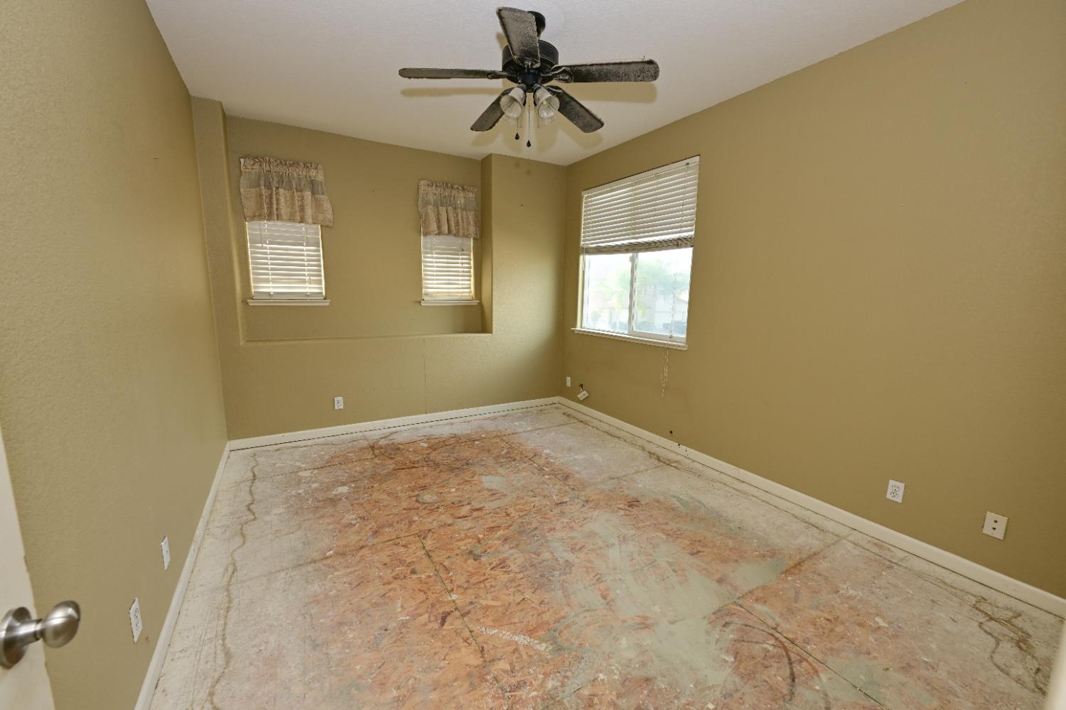 14035 Spyglass Cir, Chowchilla, CA 93610