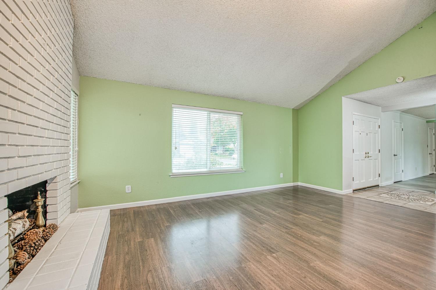 3338 E Menlo Ave, Fresno, CA 93710