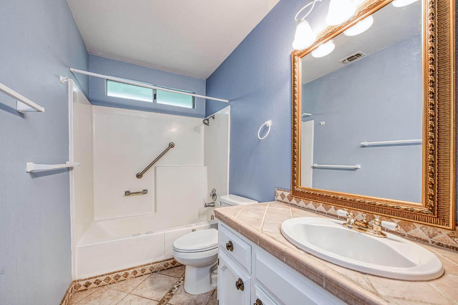 3338 E Menlo Ave, Fresno, CA 93710