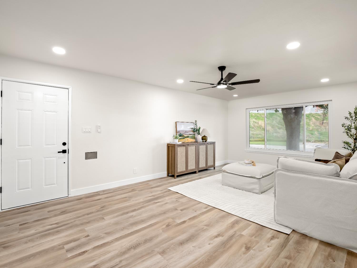 4679 E Norwich Ave, Fresno, CA 93726