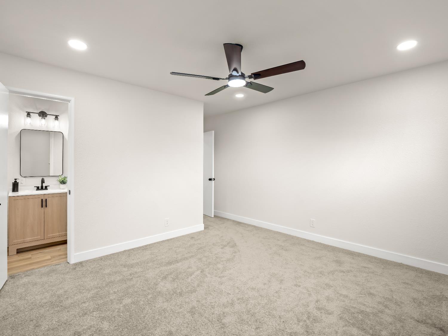 4679 E Norwich Ave, Fresno, CA 93726