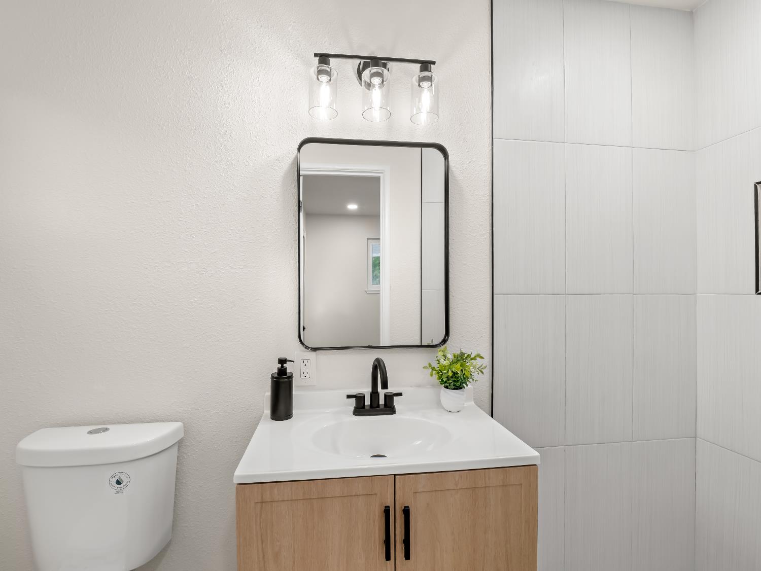 4679 E Norwich Ave, Fresno, CA 93726