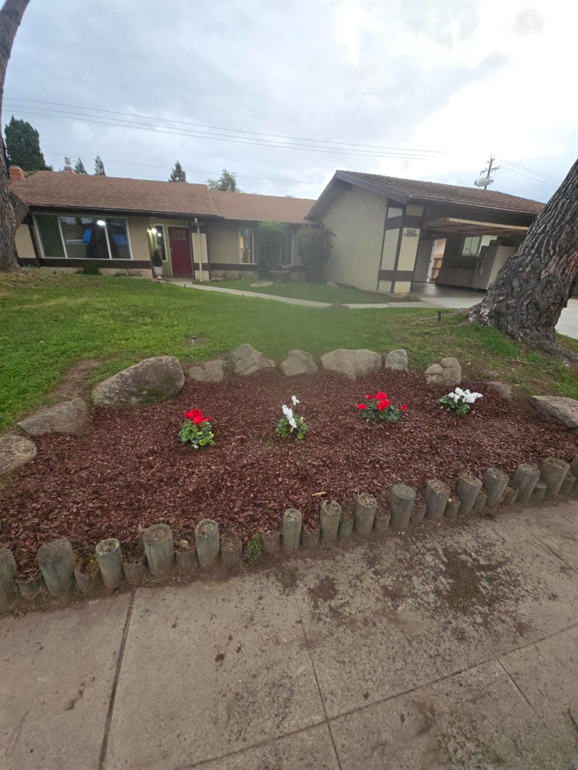 1946 Calimyrna Ave, Clovis, CA 93611