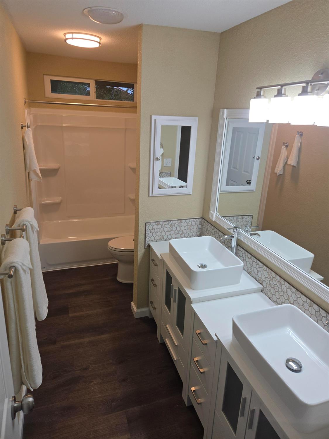 1946 Calimyrna Ave, Clovis, CA 93611