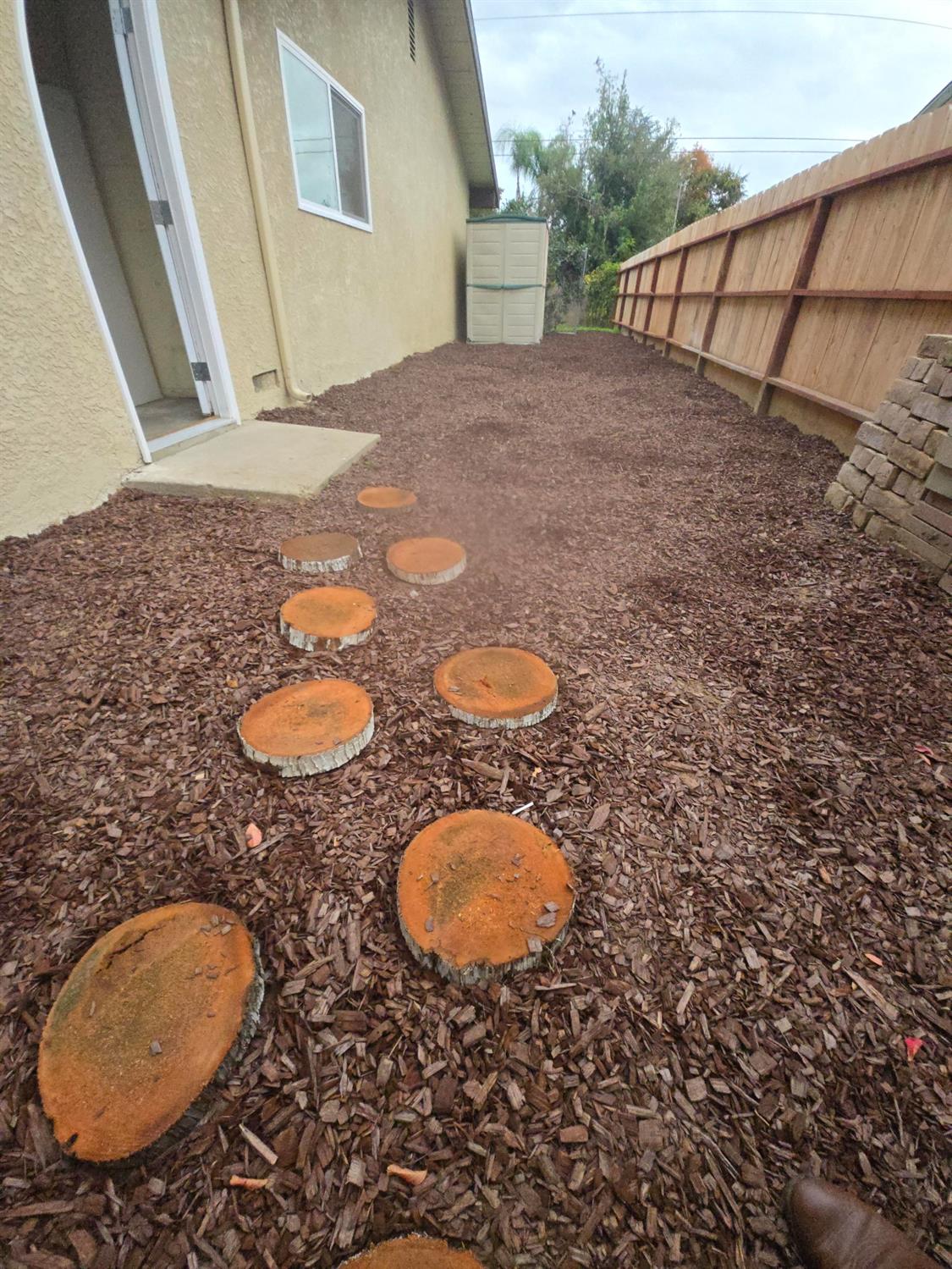 1946 Calimyrna Ave, Clovis, CA 93611