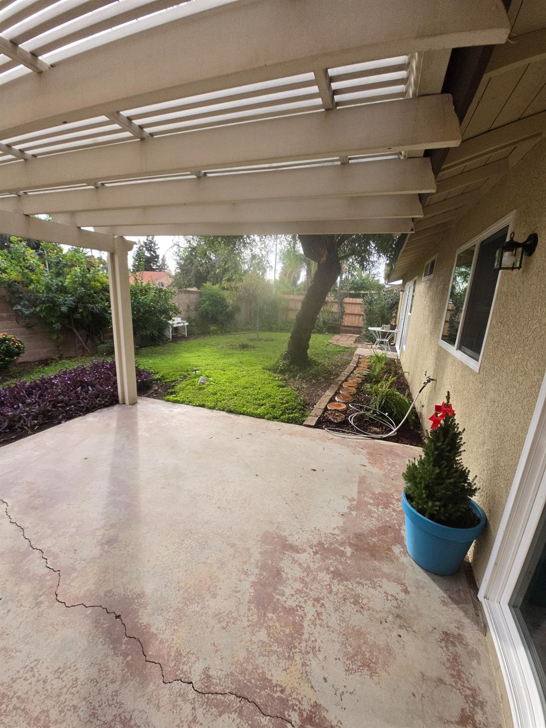 1946 Calimyrna Ave, Clovis, CA 93611