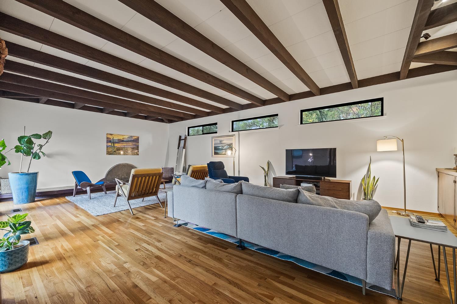 1135 E Santa Ana Ave, Fresno, CA 93704