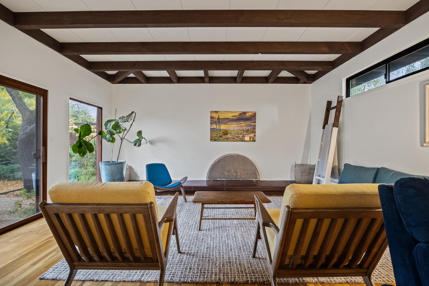 1135 E Santa Ana Ave, Fresno, CA 93704