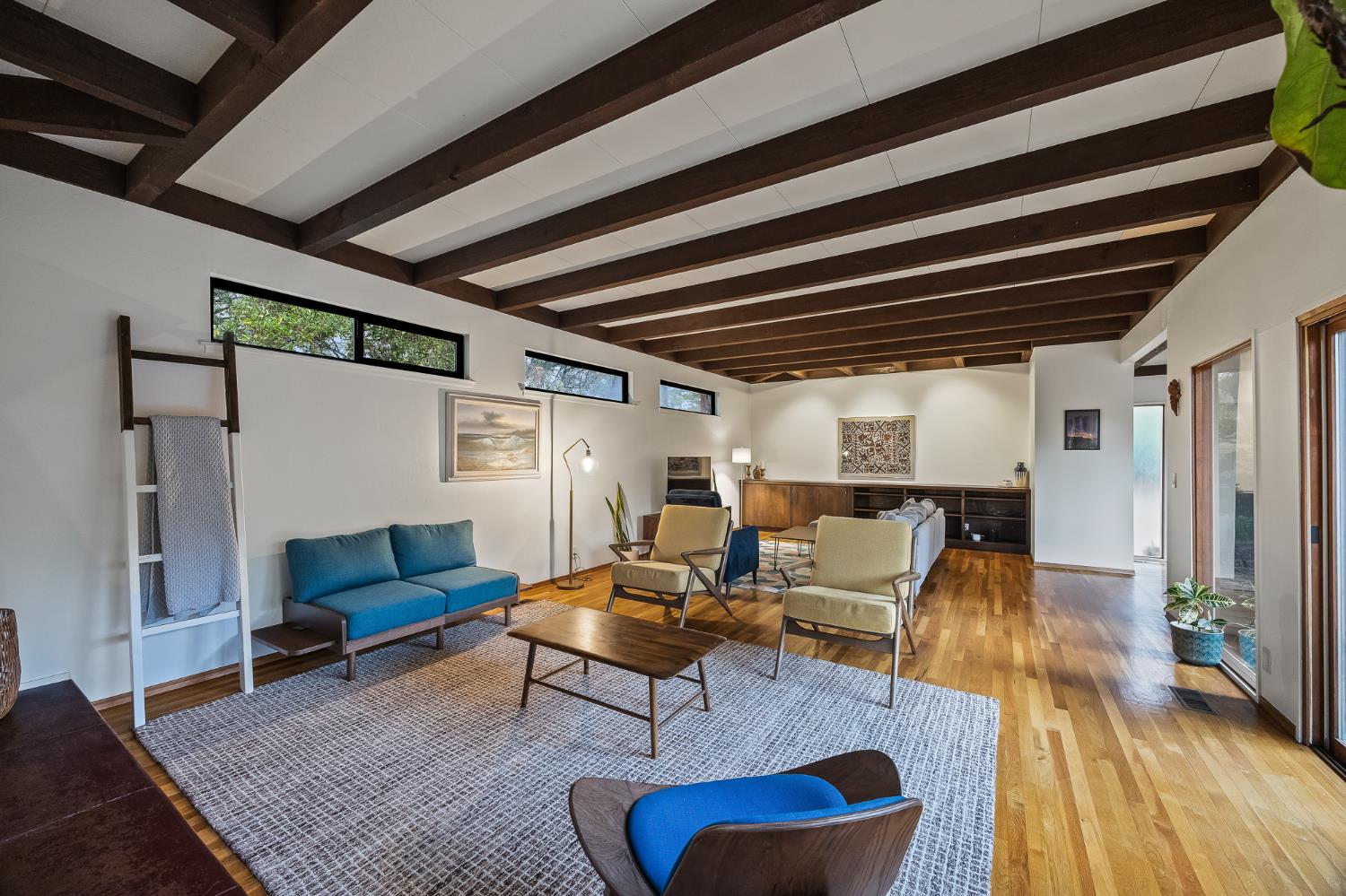 1135 E Santa Ana Ave, Fresno, CA 93704