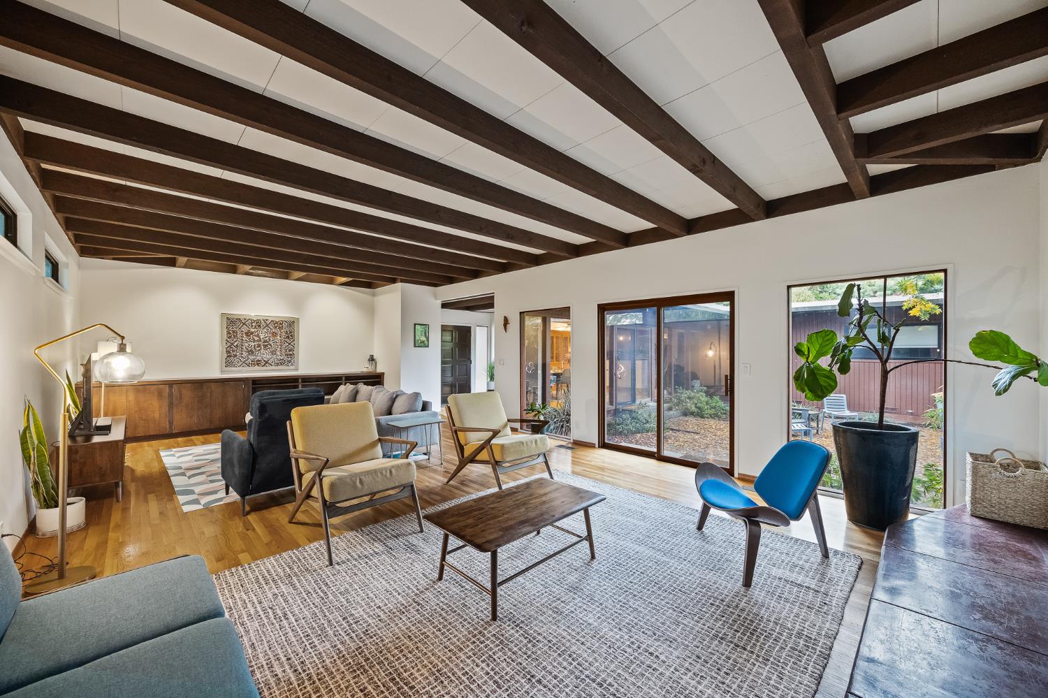 1135 E Santa Ana Ave, Fresno, CA 93704