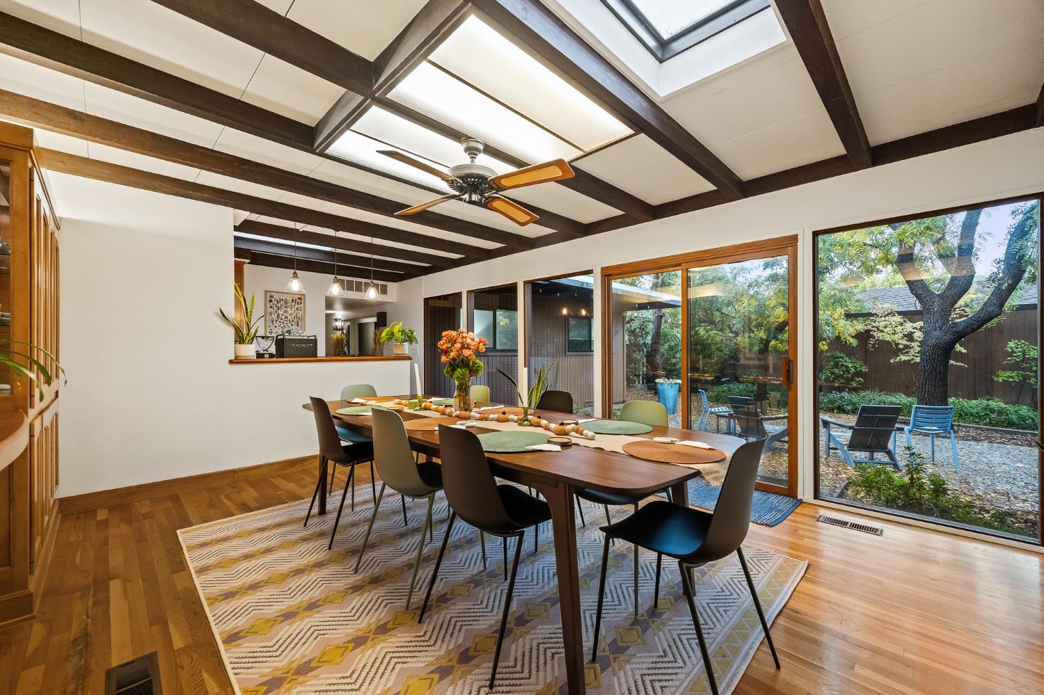 1135 E Santa Ana Ave, Fresno, CA 93704