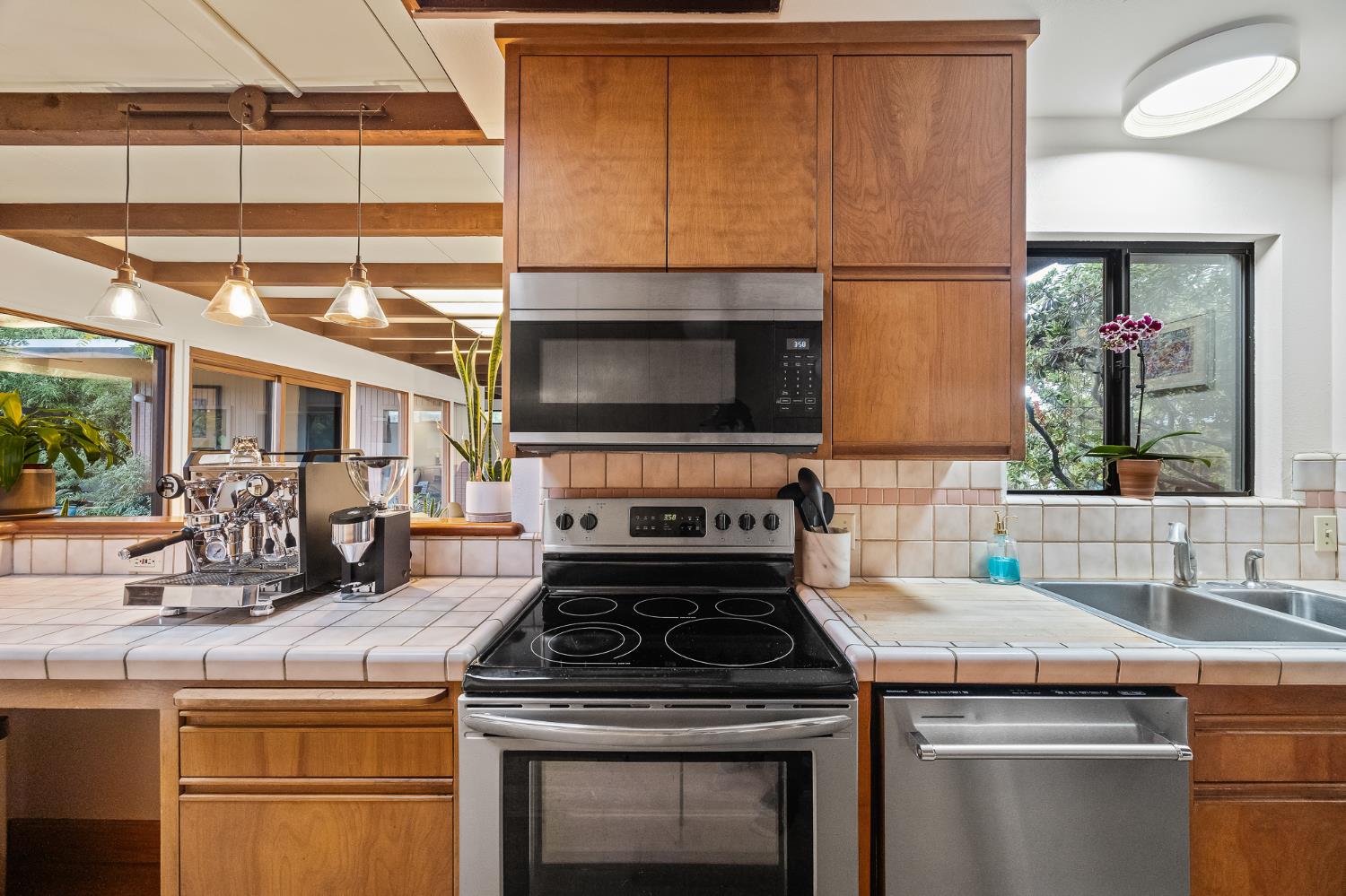 1135 E Santa Ana Ave, Fresno, CA 93704