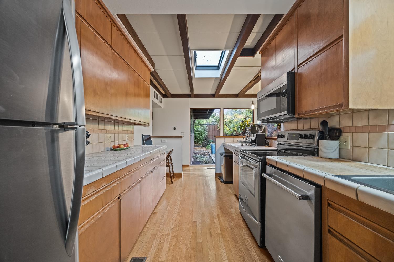 1135 E Santa Ana Ave, Fresno, CA 93704