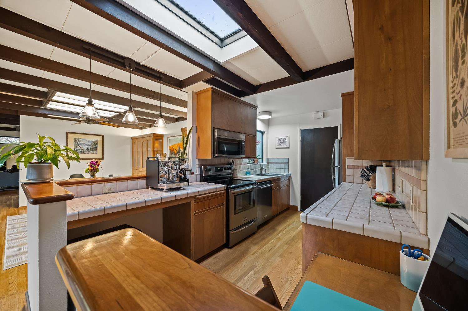 1135 E Santa Ana Ave, Fresno, CA 93704