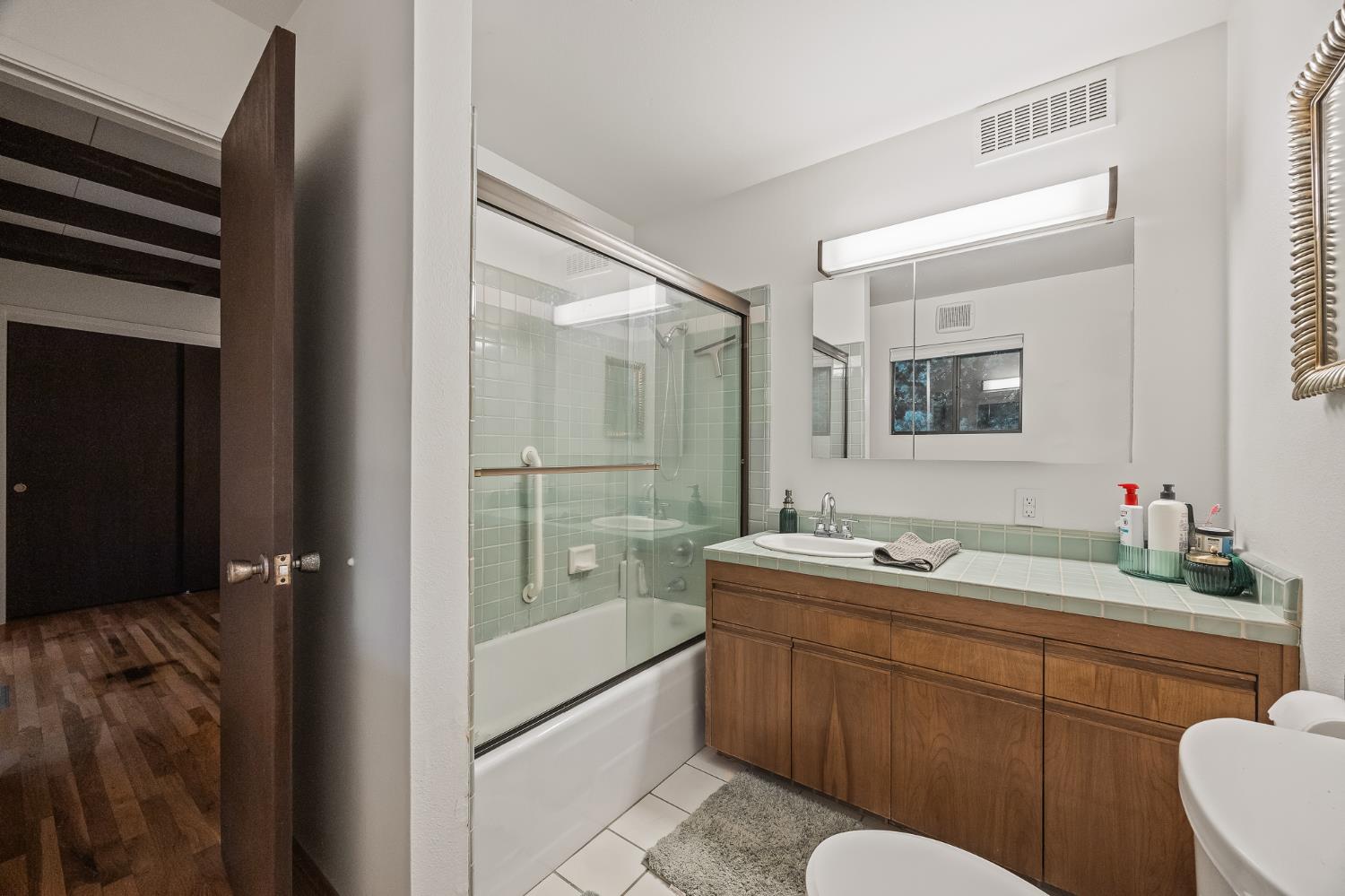 1135 E Santa Ana Ave, Fresno, CA 93704