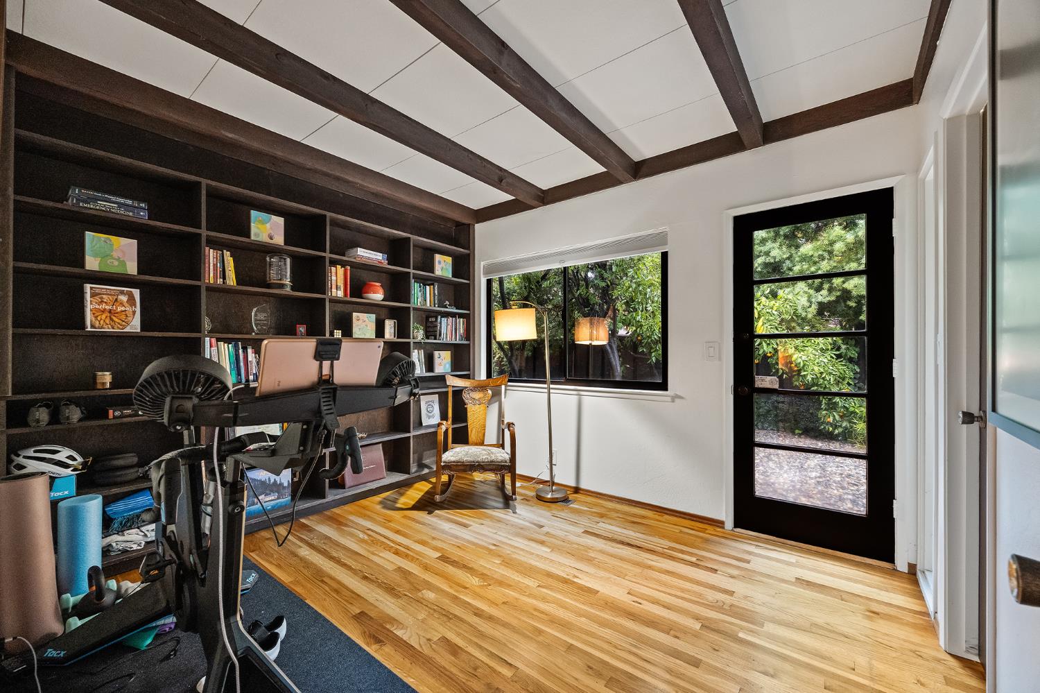 1135 E Santa Ana Ave, Fresno, CA 93704