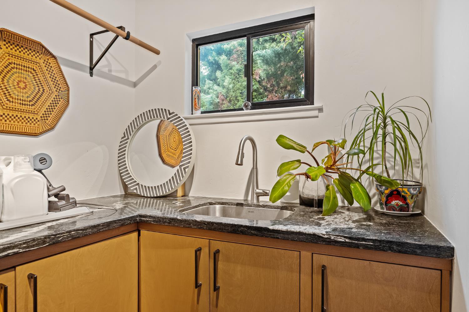 1135 E Santa Ana Ave, Fresno, CA 93704