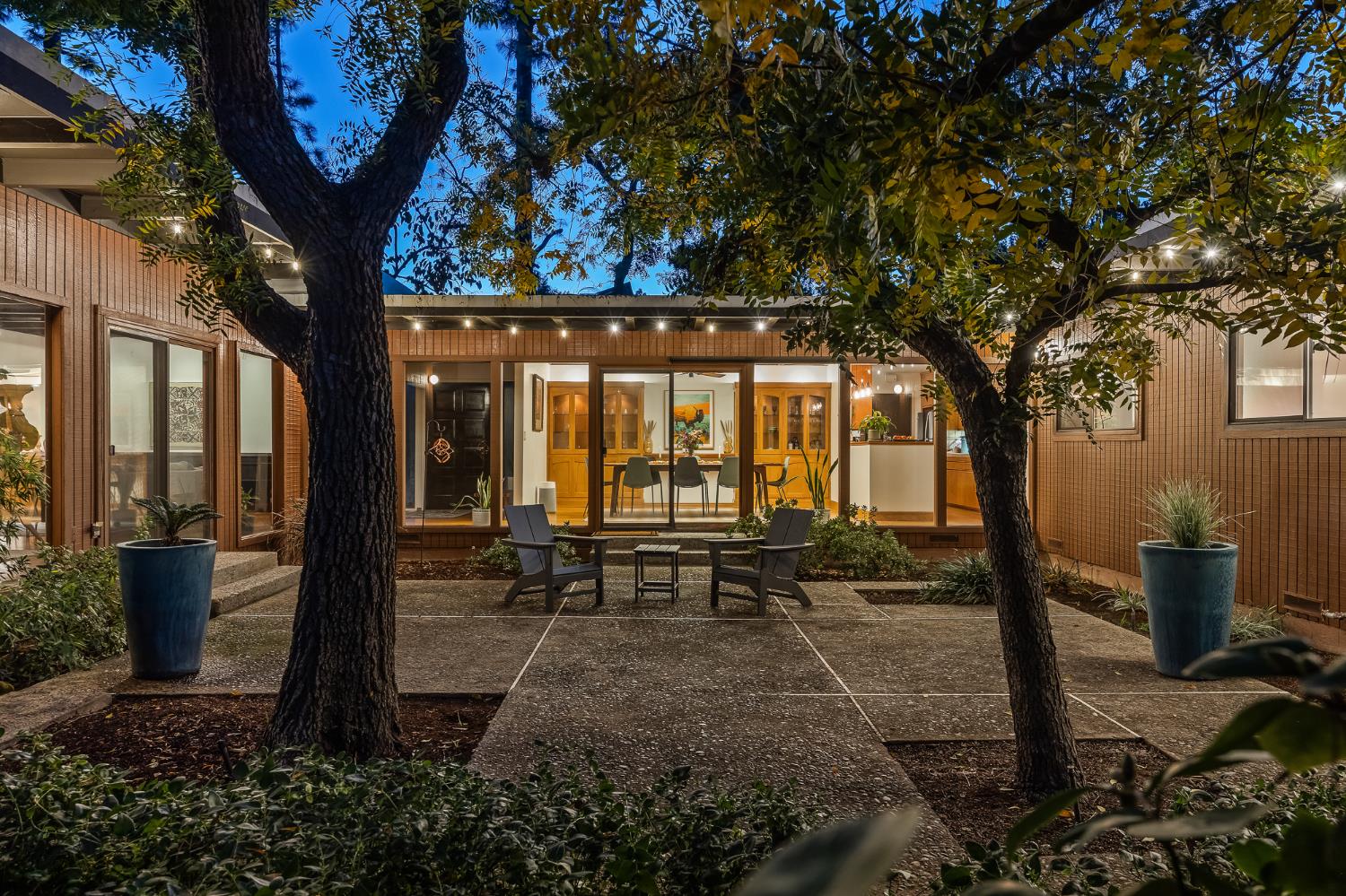 1135 E Santa Ana Ave, Fresno, CA 93704